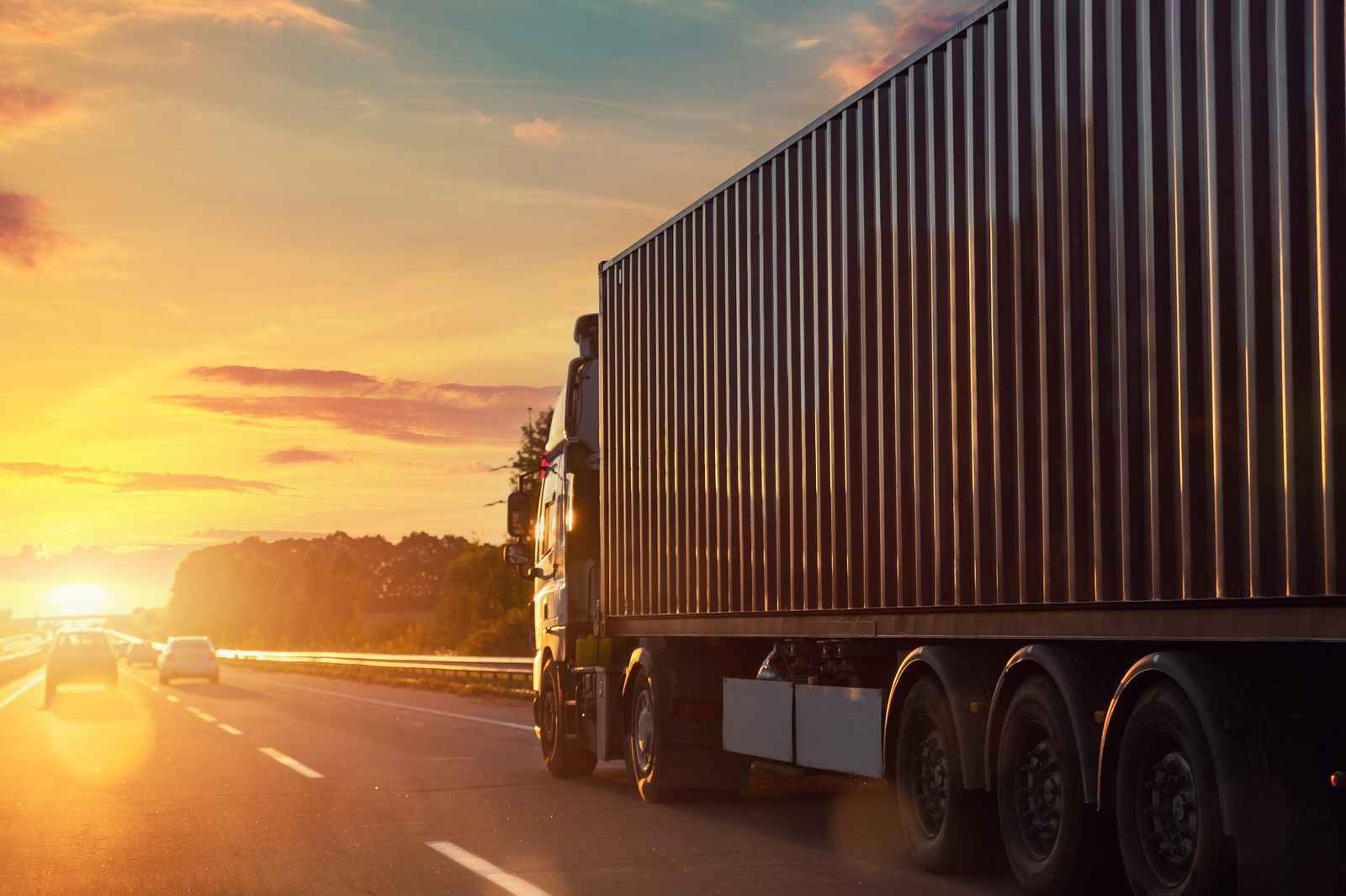 Heavy semi-trailer truck for road freight